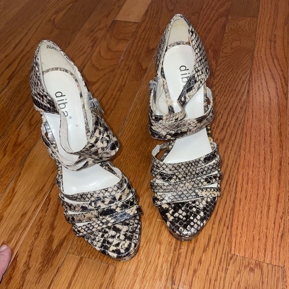 𝅺DIBA Faux Snake print Heels - Picture 1 of 9